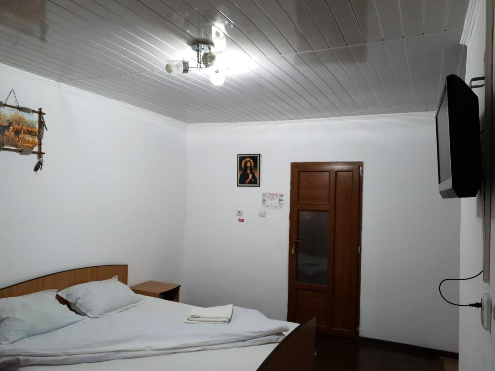 Pensiunea Lucica Sacelu Bilik gambar